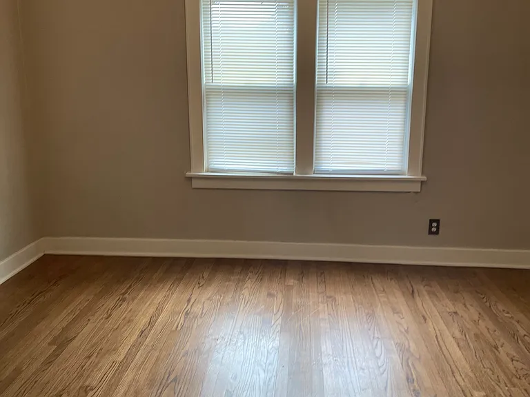 1913 N Ross Ave — Photo 34
