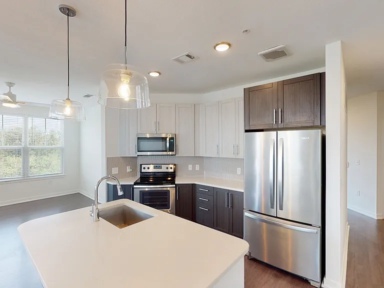 Essex Luxe Apartments — Photo 103