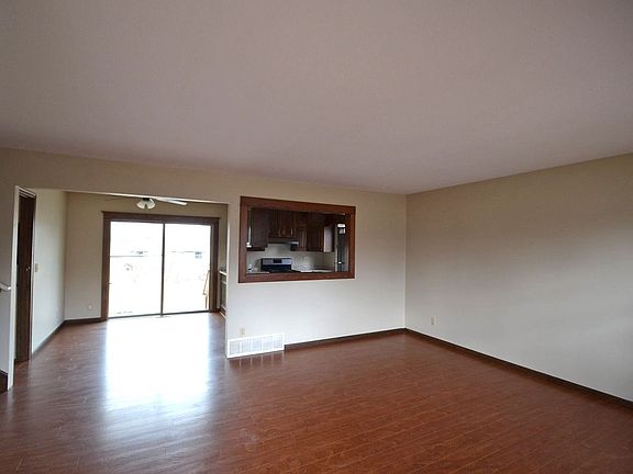4th image of 1637 Selby Ave