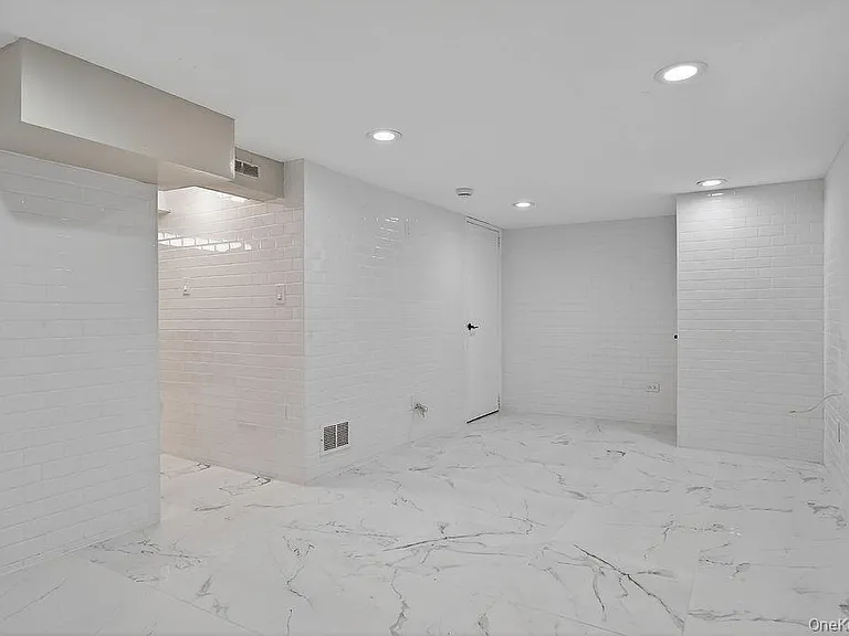 155 White Rd — Photo 24