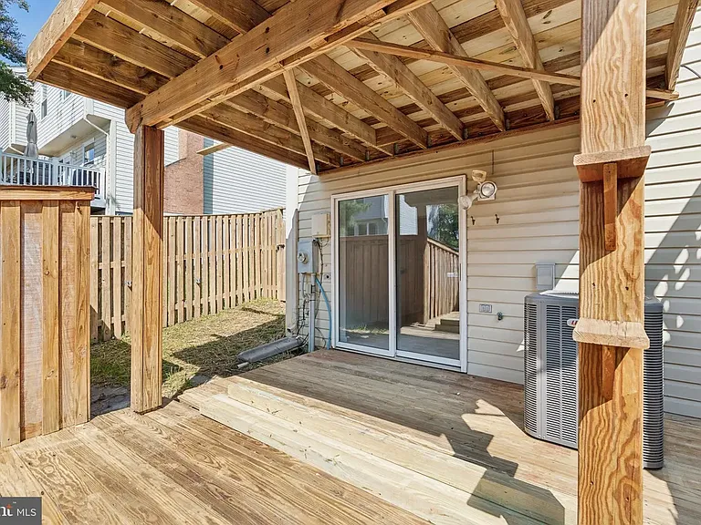 19011 Partridge Wood Dr — Photo 22