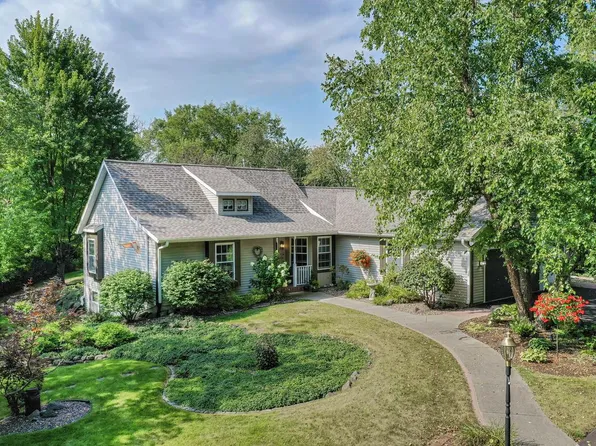 W2173 Dannan LANE, East Troy, WI 53120