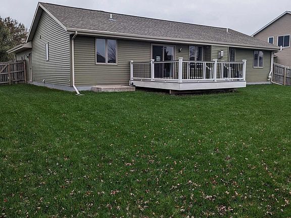 4th image of 1613 Wildrose Way