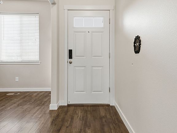 5th image of 5714 NE 52nd Pl