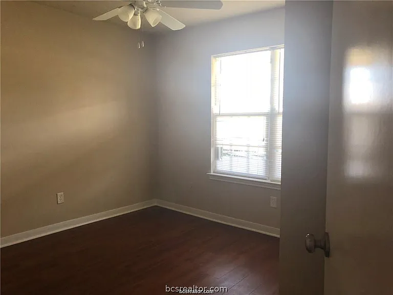921 Windmeadows Dr — Photo 10