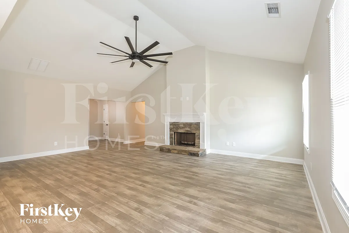 Building Photo - 1205 Oak Springs Way