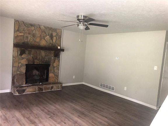 3rd image of 2152 Wells Dr SE #2152