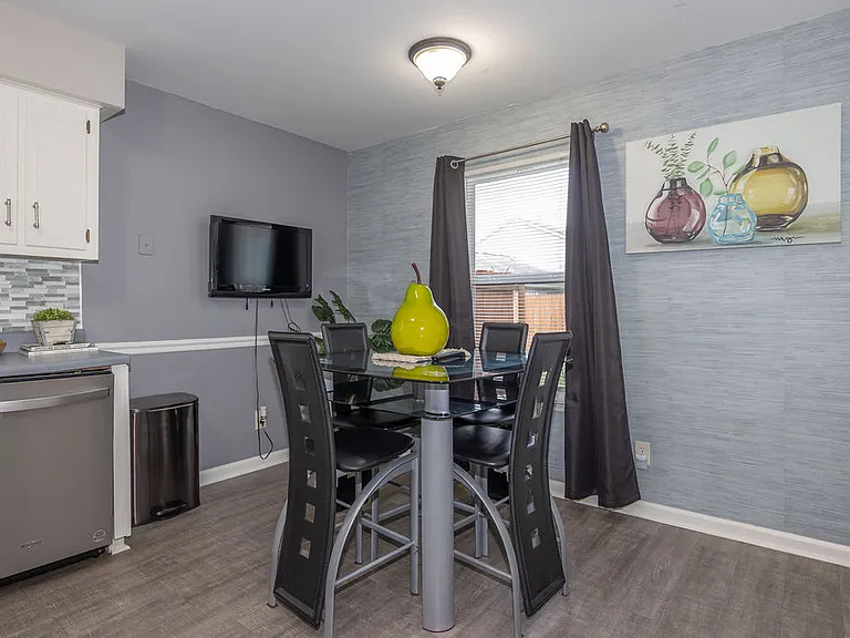 1810 Violet Ct — Photo 16