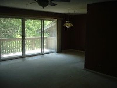 4th image of 8716 Metcalf Ave