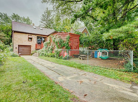 3rd image of 618 Robert Ave