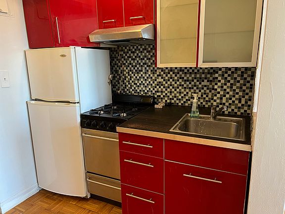 4th image of 50-22 40th St #2C