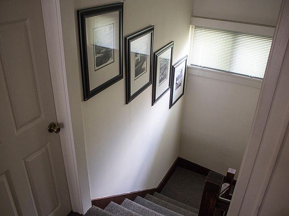 4th image of 210 Williams St APT 3