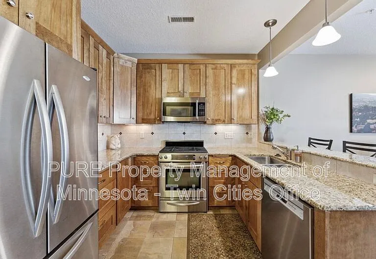 7807 Madelyn Creek Dr — Photo 4