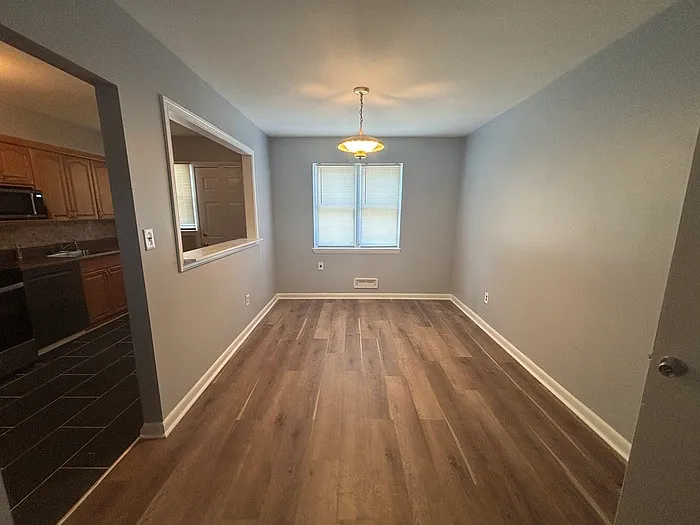 3 bed, 2.0 bath, $2,500 — Photo 3