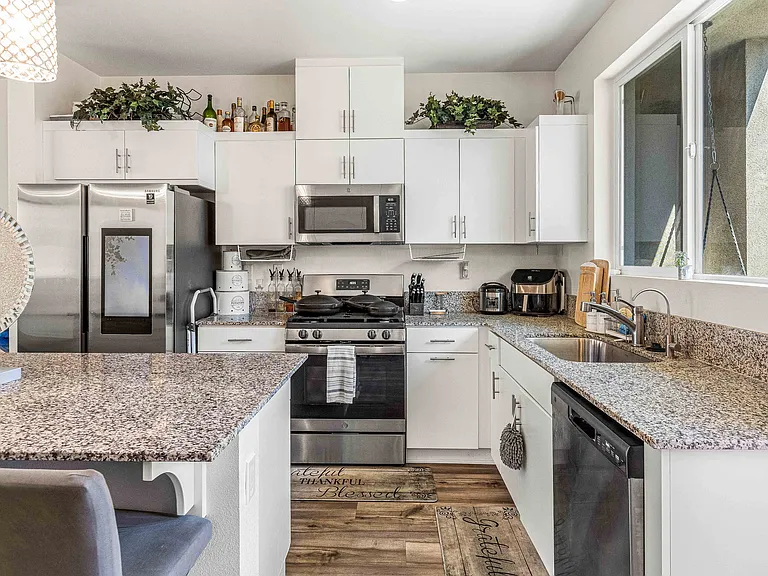 5224 Beachfront Cove St — Photo 6