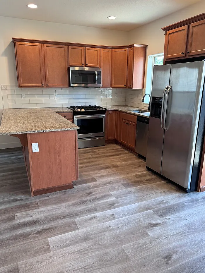 3 bed, 2.5 bath, 1628 sqft, $2,495 — Photo 4