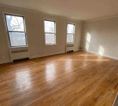 4th image of 335 Broadway #6