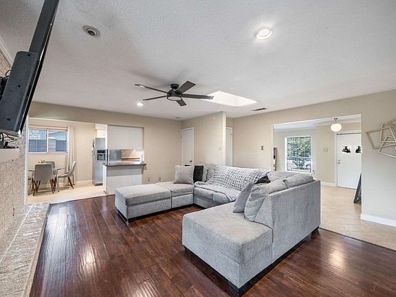3rd image of 3750 Ridgeoak Way