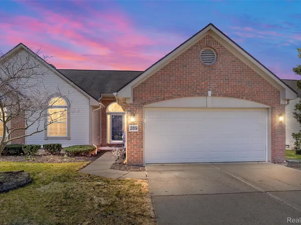 289 Shore Brook Ln #24, Walled Lake, MI 48390