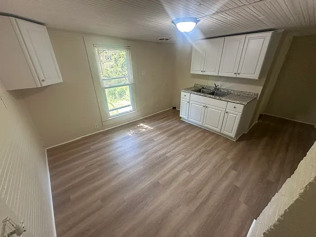 612 Wooding Ave — Photo 2
