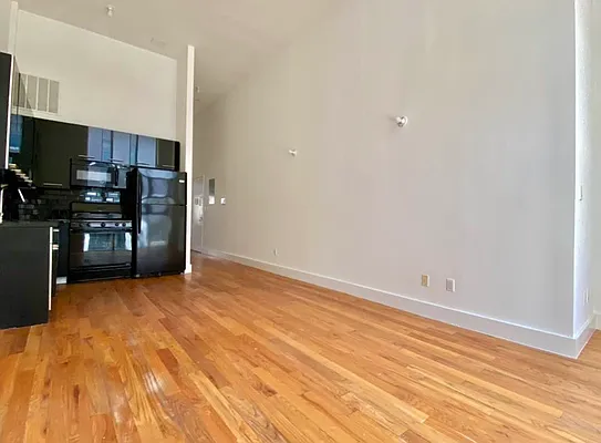 Rented by Compass | media 9