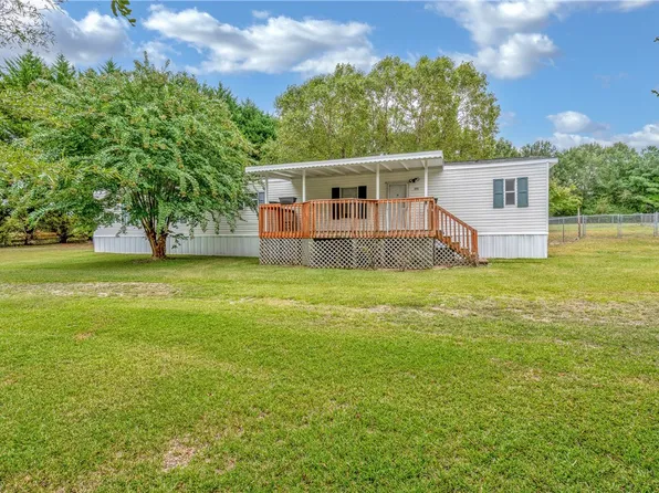 355 Honeysuckle Rd, Campobello, SC 29322