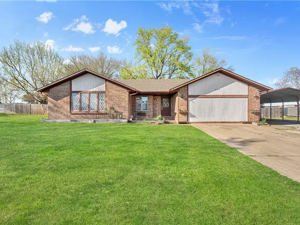 204 W Robinson Ave, Lowell, AR 72745