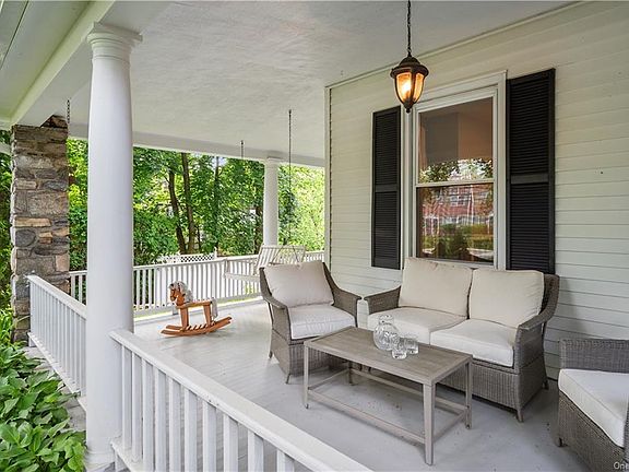 4th image of 579 Bedford Rd