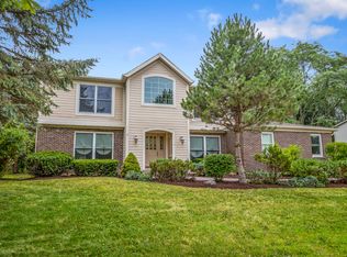 3N778 Hawthorn Dr, St Charles, IL 60174