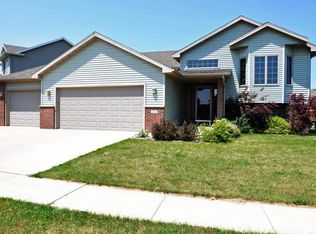 4537 Cornwall Dr NW, Rochester, MN 55901