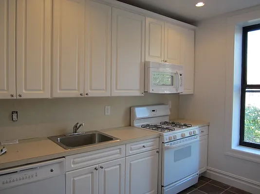 Rented by Stonecrest Realty | media 4