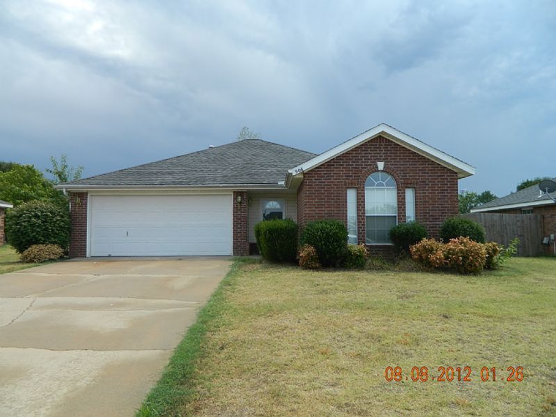 1st image of 906 Rachel Ave