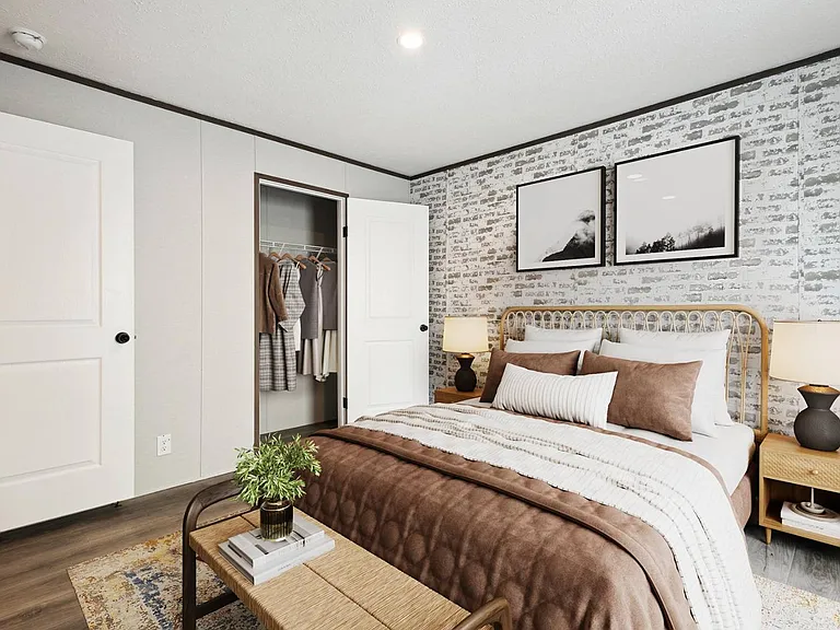 10 Benjamin Ln — Photo 1