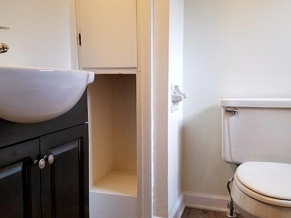 2nd image of 1699 Northwest Blvd #B