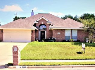 4601 Warwick Ln, Bryan, TX 77802