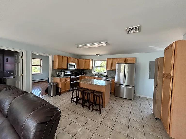 22 Rhode Island Ave #B — Photo 2