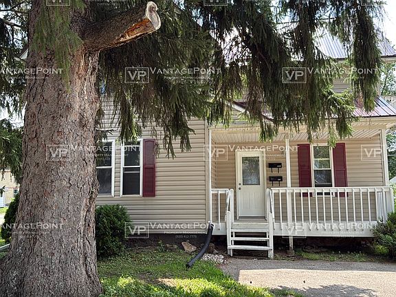 2nd image of 420 E Pine St