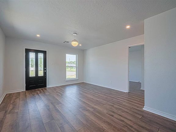 5th image of 3701 Amoor Ave