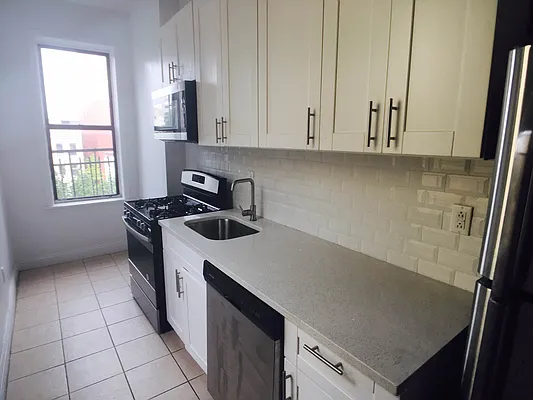 Rented by BRICK & GALO REALTY CORP | media 32