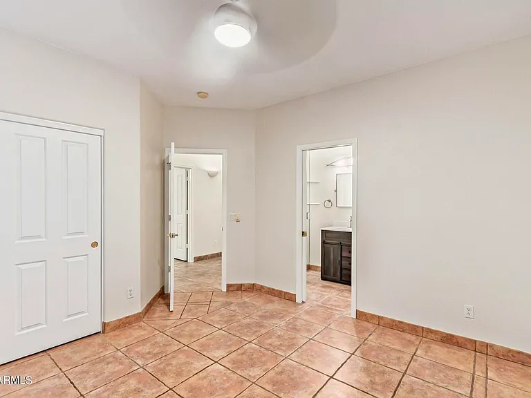 2809 E Janice Way — Photo 14