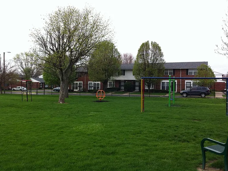 713 Southfield Ct — Photo 7