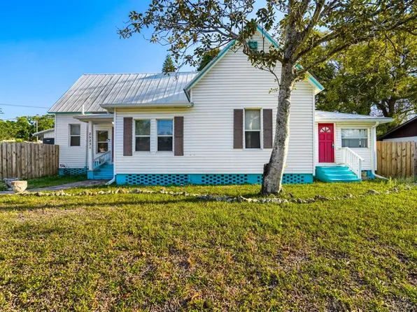 2523 10th Ave W, Bradenton, FL 34205