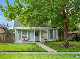 220 Meadow Bend Dr, Baton Rouge, LA 70820