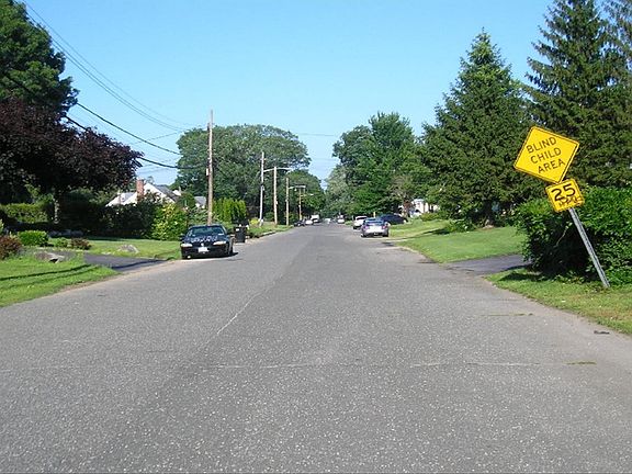 5th image of 85 W Oakdale St