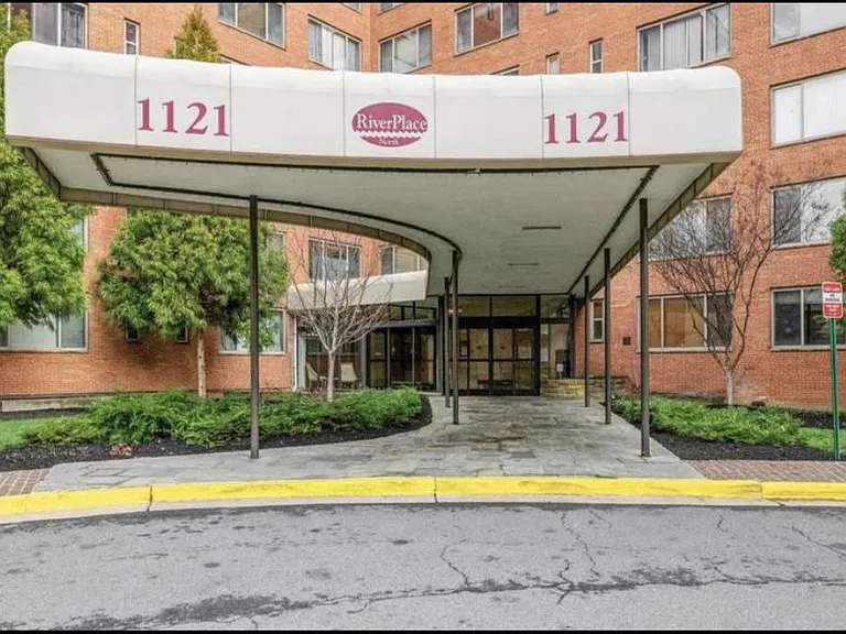 1121 Arlington Blvd #327 — Photo 1