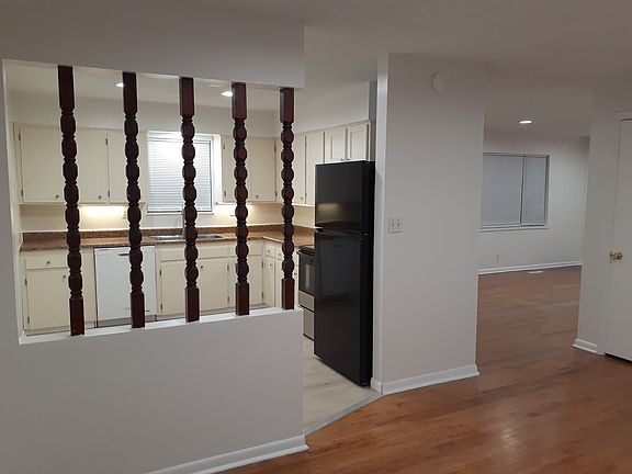 4th image of 7509 N Broadway Ave