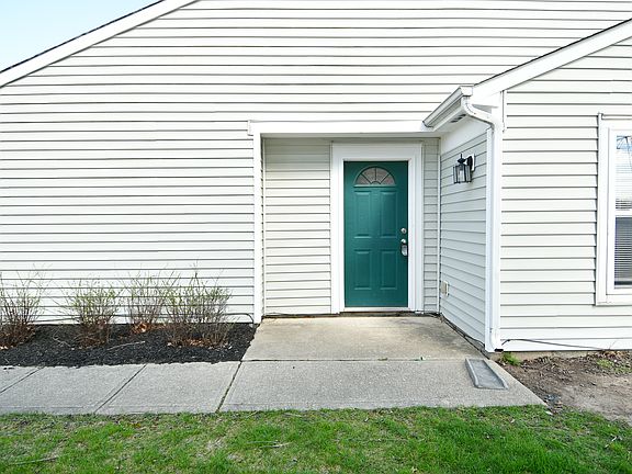 3rd image of 8013 Wildwood Farms Ln
