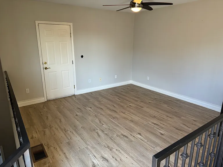 1253 Granville Ave #5 — Photo 10