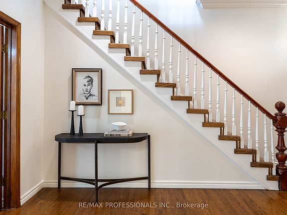 5th image of 178 Oakmount Rd