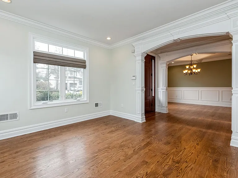 15 Woodland Rd — Photo 8